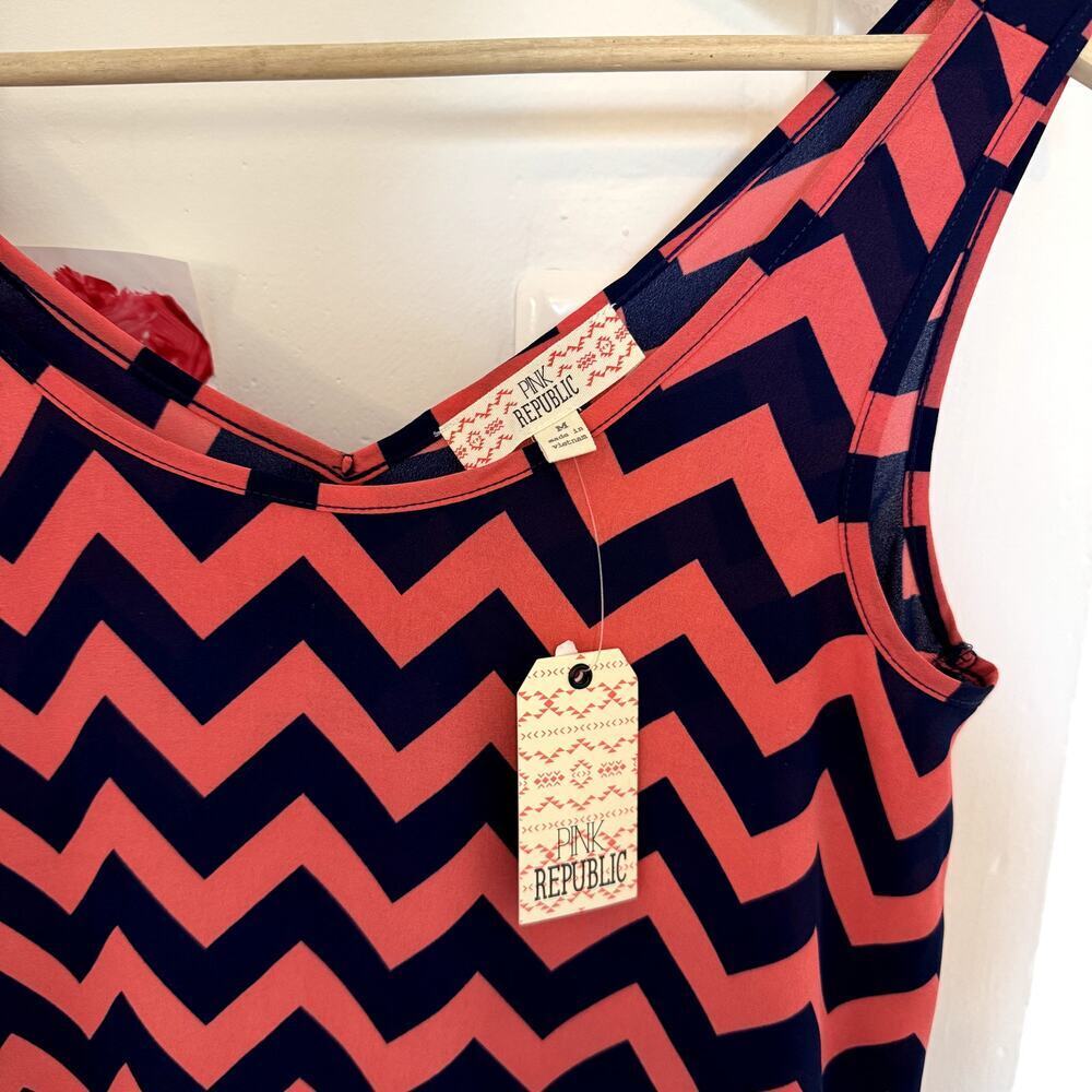 NWT Pink Republic Pink & Navy Chevron Hi-Low Tank Tunic Women's Medium - Picture 2 of 3